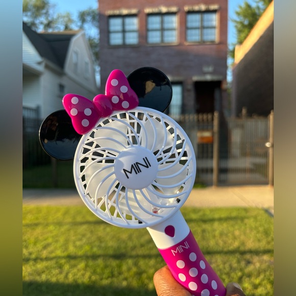 Minnie Hand Held Mini Fan Lights Up Fans 3 Speeds USB Rechargeable With Charger - Picture 3 of 13